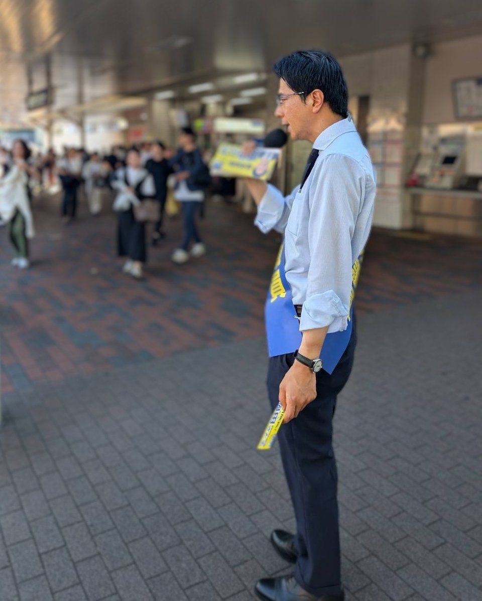 miora50871995's tweet image. 同じ駅立ちでも姿勢だけでこんなにも印象に差が出るんですね…

私もたぶん左側の写真のような姿勢になっている気がするので、これからは意識して生活しようと思います💦
#さいとう知事ありがとう