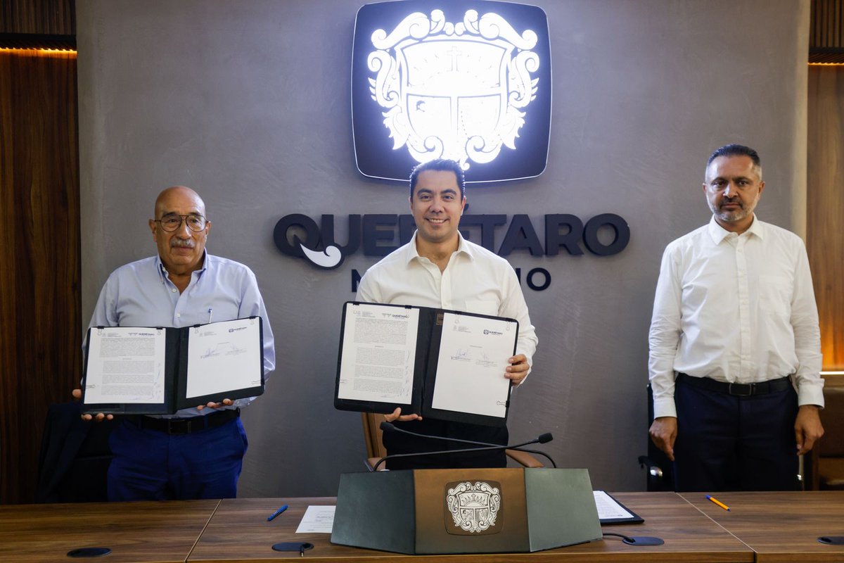 AlertaQro's tweet image. 👷🦺 Impulsarán #obraspúblicas con orden y visión social en #Querétaro 🏘️👪
📋✍️ El alcalde, #FeliferMacías firmó un convenio con el Estado para impulsar obras públicas con orden, visión social y mejor calidad de vida.
Más información aquí👇
wp.me/p8iMZT-Xl3