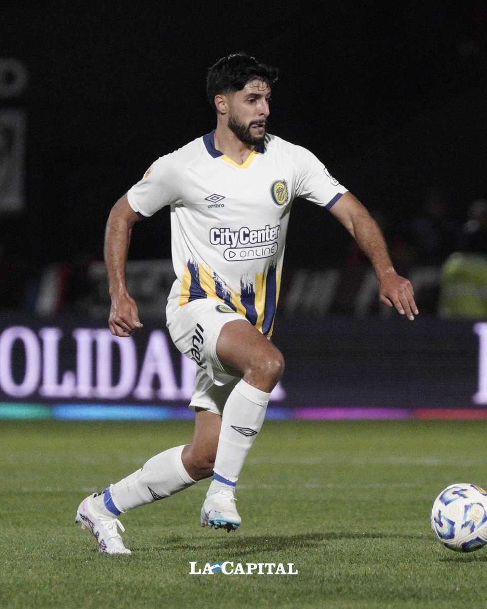 lacapital's tweet image. 🇺🇦 ALERTA CENTRAL 🇺🇦
⚽ #Central se prepara para enfrentar a San Martín de San Juan y en la formación titular volverá a estar ausente uno de los mejores defensores del equipo conducido por Ariel Holan: Facundo Mallo.
Se trata del #Santos, que no atraviesa por un buen momento,…