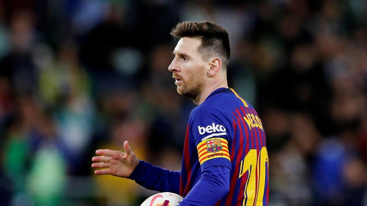 Leo_Ayoub_10's tweet image. في عام 2012:
ليفربول سجل 84 هدف
ميسي وحده سجل 91 هدف
ليفربول عنده 51 بطولة
ميسي عنده 47 بطولة
ليفربول عنده 1 كرة ذهبية
ميسي عنده 8 كرات ذهبية
ميسي وحده اكبر منهم ويحطون راسهم براس برشلونة يخربيت البجاحة 💀💀💀😵😵😵