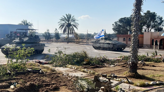 HSubstack's tweet image. O "campo de internamento" israelense a ser construído em Rafah - ISRAPUNDIT - Hugh Fitzgerald - 25/7/2025 - Grande parte da mídia mundial optou por noticiar a intenção de Israel de ampliar a cidade de Rafah para que ela possa acomodar mais 600.000 habitantes de Gaza...