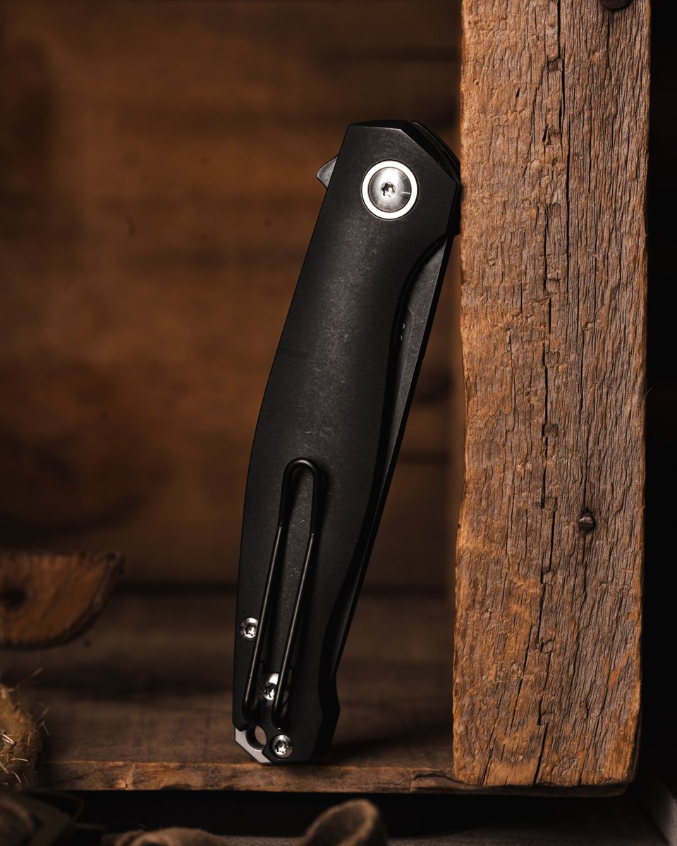 BladeHQ's tweet image. Blackout mode: activated.
The GiantMouse Sonoma V2 is coming soon and it’s dressed to impress.
Add it to your wishlist before it disappears into the shadows.
DROPS July 31st 10AM MST
bit.ly/46tAsnR