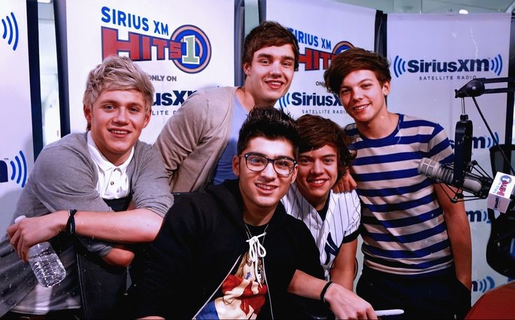 KStomska's tweet image. Day 22 
Favourite Fandom Inside Jokes:
Some of my fav:
I like girls who like carrots 
Vashappenin/Louis You Idiot 
Dinosaurs mate straight up
Simple but effective 
Pranks, laughs...
No Jimmy Protested
We are very excited 
#15Yearsof1D #15YearsOfOneDirection
@ot5hourly1d