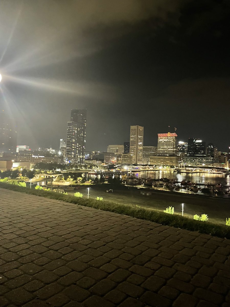 Anika_Bell2's tweet image. My city looking beautiful tonight! #baltimore #innerharbor #nightout #onthetown