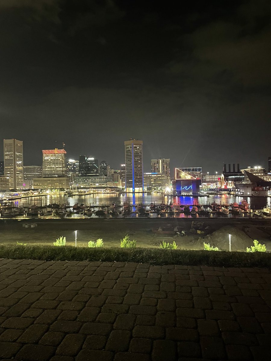 Anika_Bell2's tweet image. My city looking beautiful tonight! #baltimore #innerharbor #nightout #onthetown