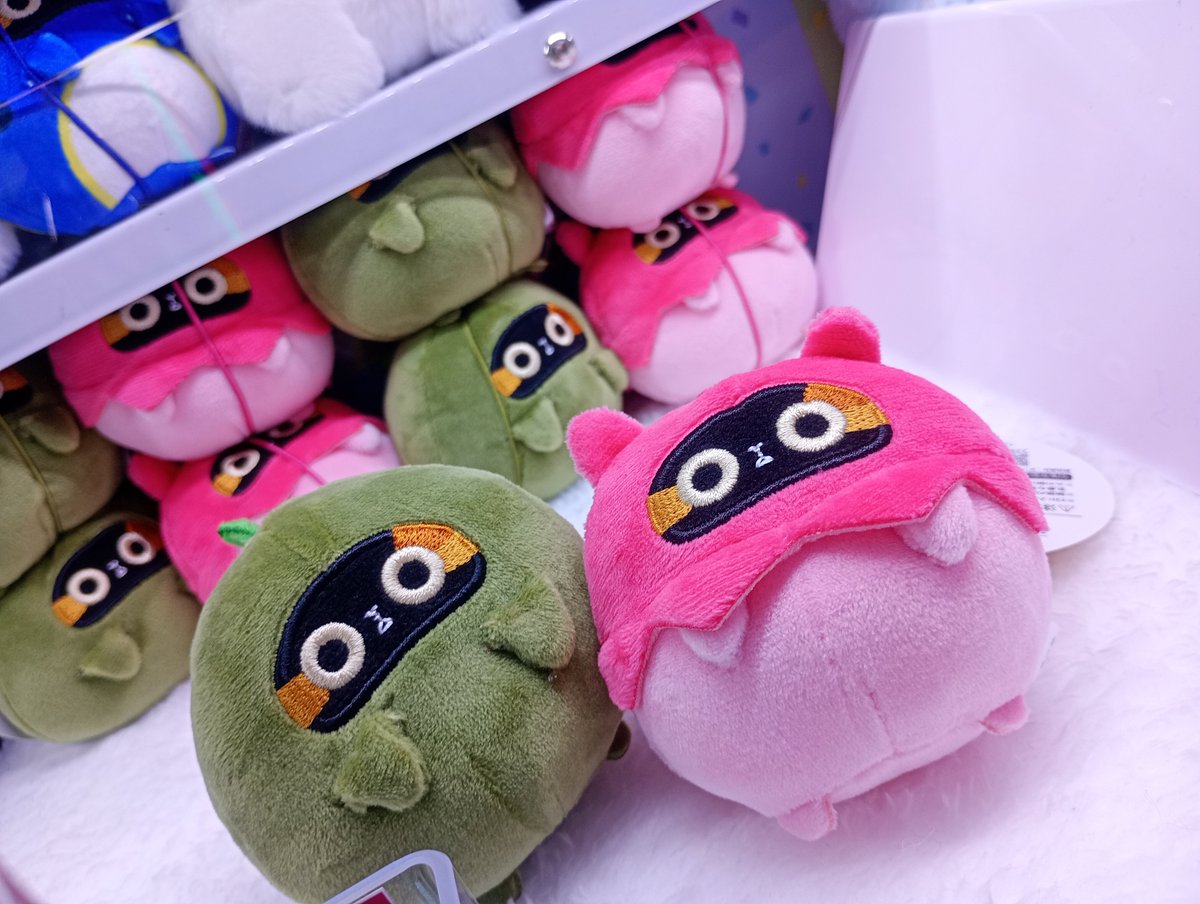 r1_ikeihin's tweet image. ⸜ 𝓝𝓮𝔀 ⸝
#さびぐるみーず のマスコットが
#ラウンドワン限定プライズ で新登場🌟
きぐるみを着たサビ猫たち😻🐾
癖になるかわいさです🥹💘💘💘
ぜひぜひゲットしてください🪄