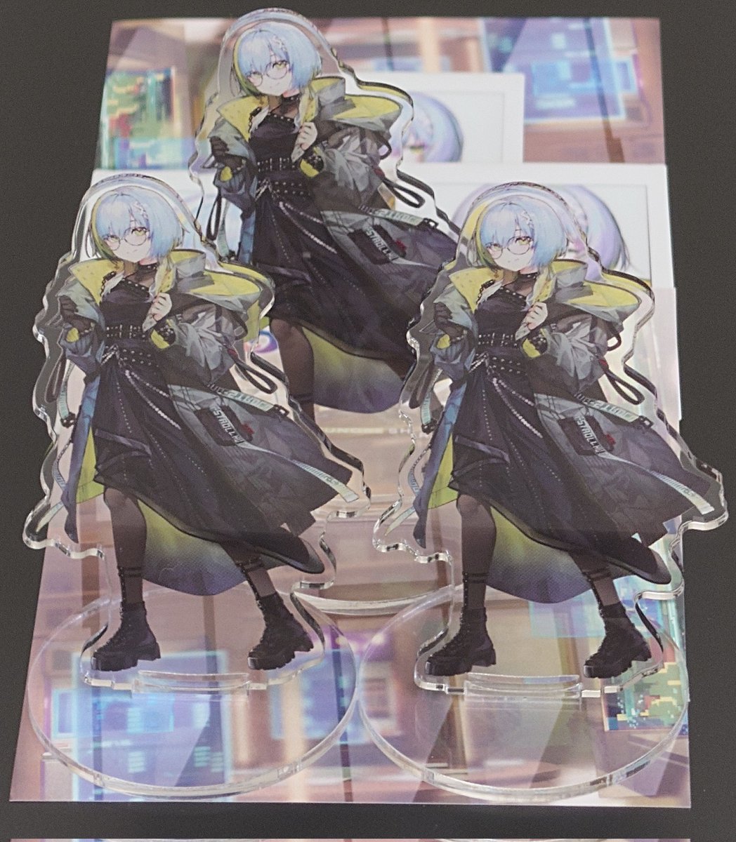 July01_DF's tweet image. #三軒しらべ #しら部
これが噂の三軒Δか…なるほど、洗練された見事な布陣だ!!!
というわけで、数日遅れての報告ですが無事届きました👏
アクスタ凄く良いですね✨
色々考えた末、アクスタに隠れる配置になってますがチェキも素敵✨✨…