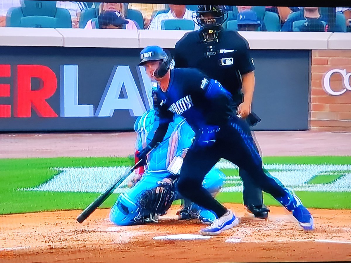 dclynick66's tweet image. Dillon Dingler stretches out a double as he brings home Wenceel Perez to give the Tigers a 1-0 lead
over the Blue Jays in the 2nd Inning. 馃憤 馃憡 #RepDetroit