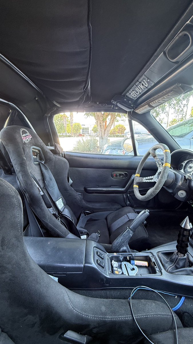 notcamcasey's tweet image. still my favorite car to drive
$5,000
157,000 miles
manual
top down
feels like a go kart
not a care in the world
working A/C
working stereo
life is good even if i lost it all