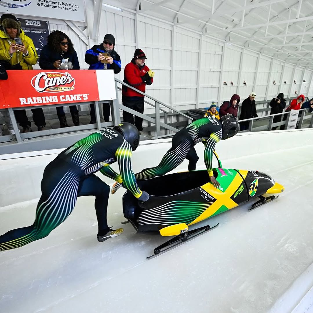 DannyBeegie's tweet image. Two-time 100m champion Tyquendo Tracey & reigning 200m champion Ashanti Moore have become the latest 🇯🇲 track & field stars to join bobsleigh.
However, being a top sprinter doesn’t necessarily equate to success on the ice.
More in my story: jamaicaobserver.com/2025/07/25/fas…