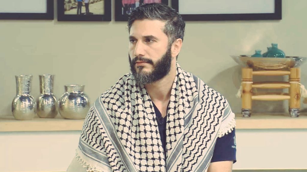dnffgghj's tweet photo. @alsumariatv #الشعب-يريد-الدكتور-محمد-طاهر-الرئيس_وزراء https://t.co/OxZNetNb4R