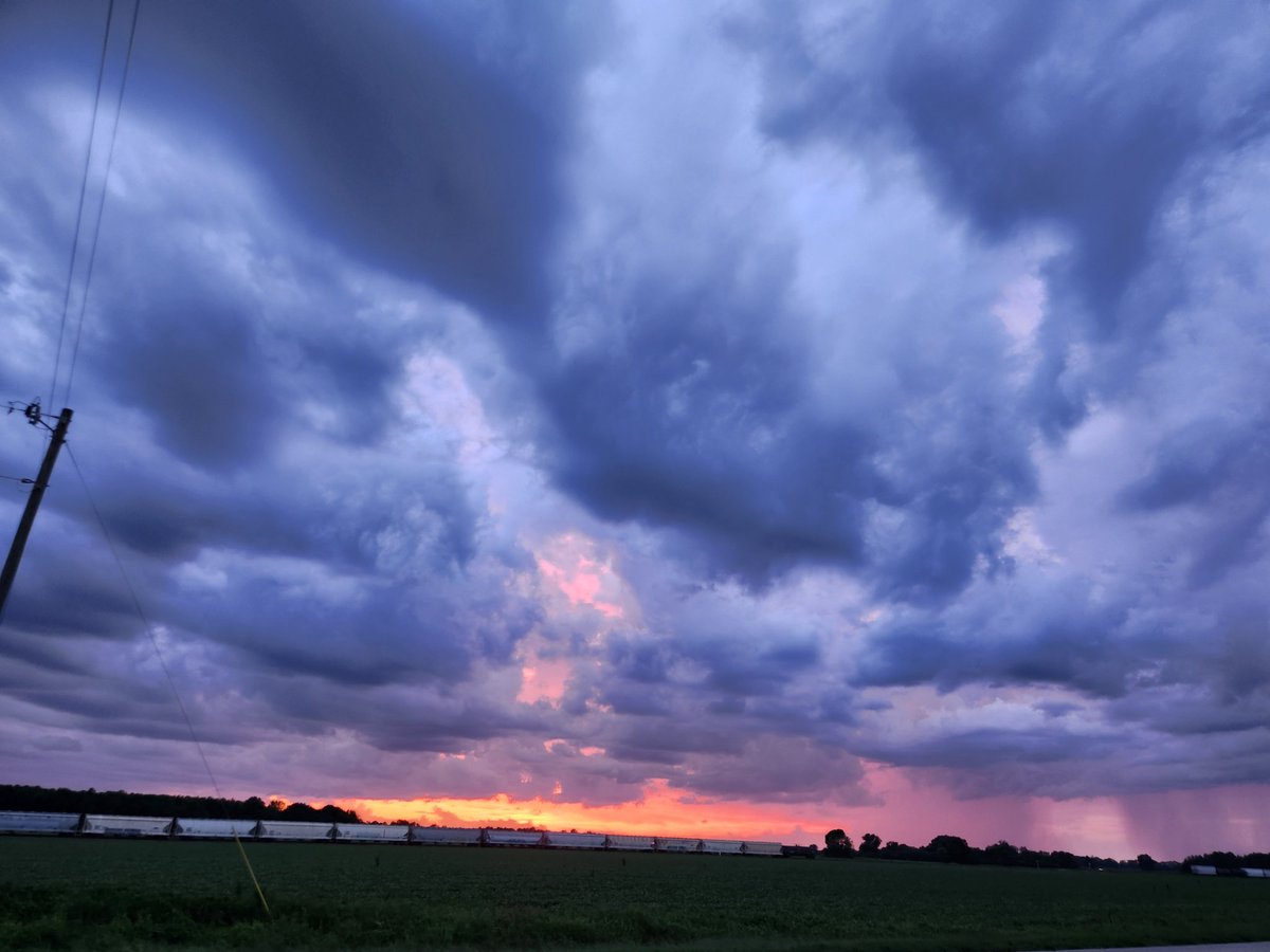 jack_flash99's tweet image. Pop up storm over Goodway, AL at sunset. @spann