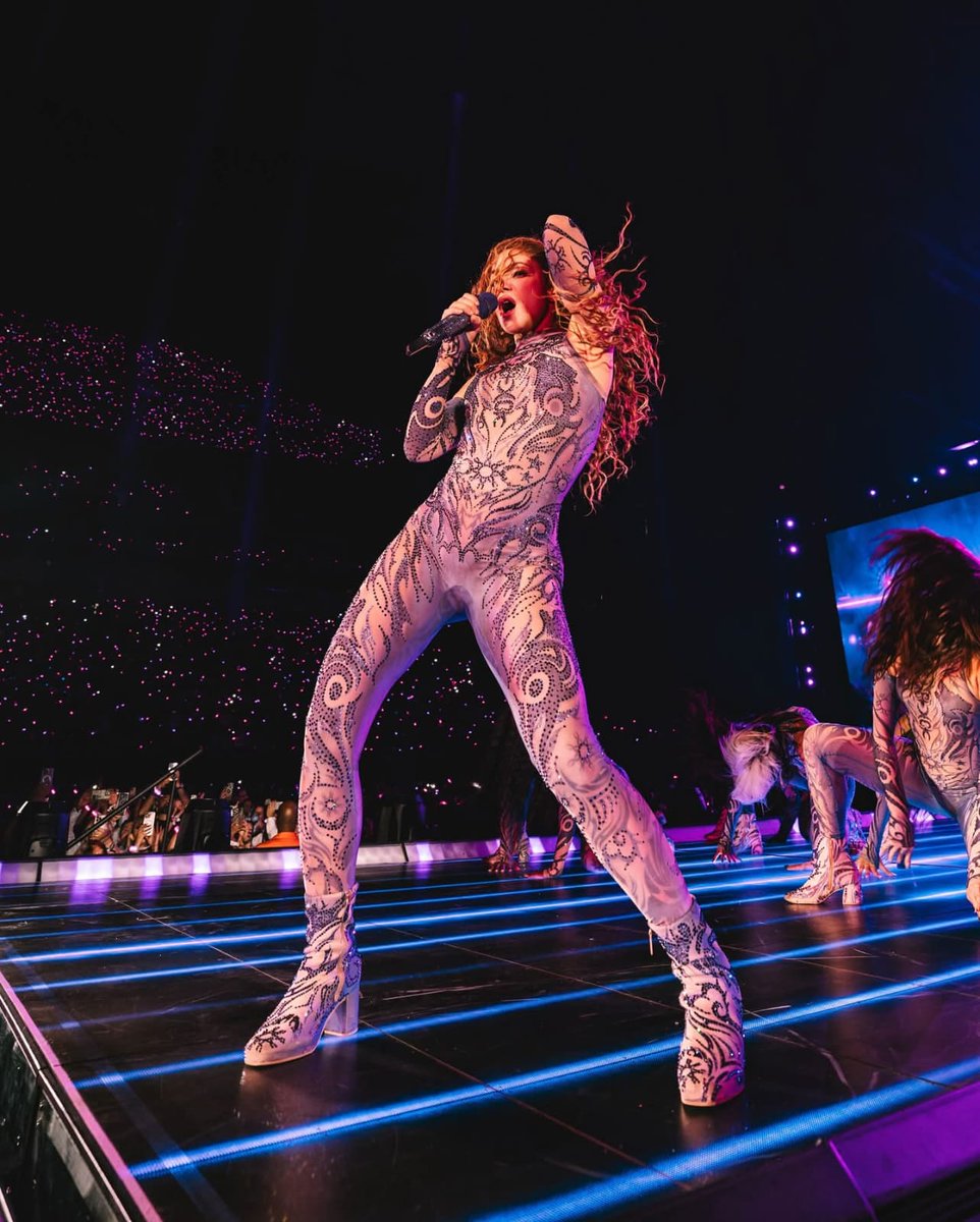 AlertaQro's tweet image. 👩🎤🎤 Si aún no tienes boleto 🎫 para #Shakira en #Querétaro esto te interesa🤩
🎸🎹🎶🎙️ Los conciertos de la cantante Shakira en Querétaro están cada vez más cerca y los organizadores lanzaron una promoción especial. Del 29 al 31 de julio podrás adquirir tus boletos 🧑💻 en…