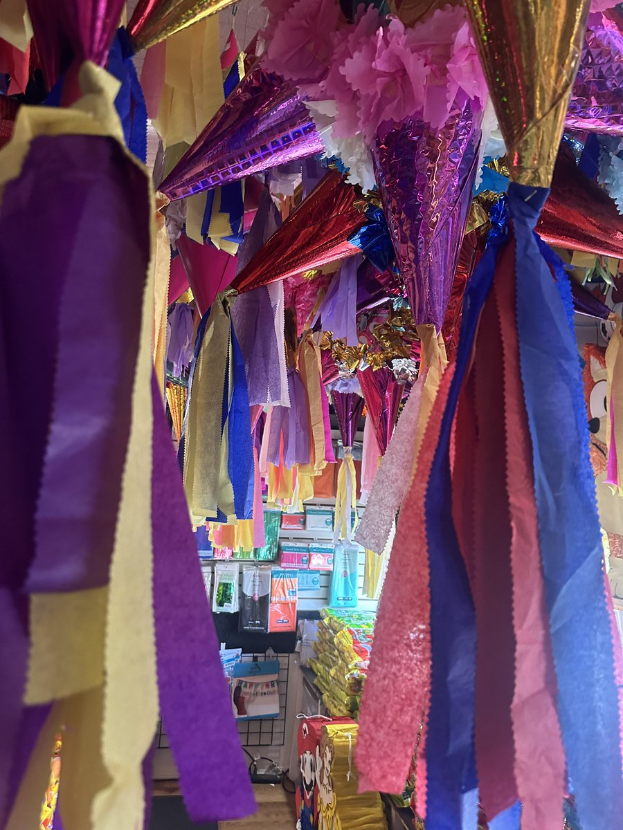 CheyCab's tweet image. We have a lovely client who comes into town once a year to buy a piñata for her granddaughter at a lovely store on Lake Street. Fiesta Mexicana.
Now I finally had the delight of shopping there myself. Will be back!