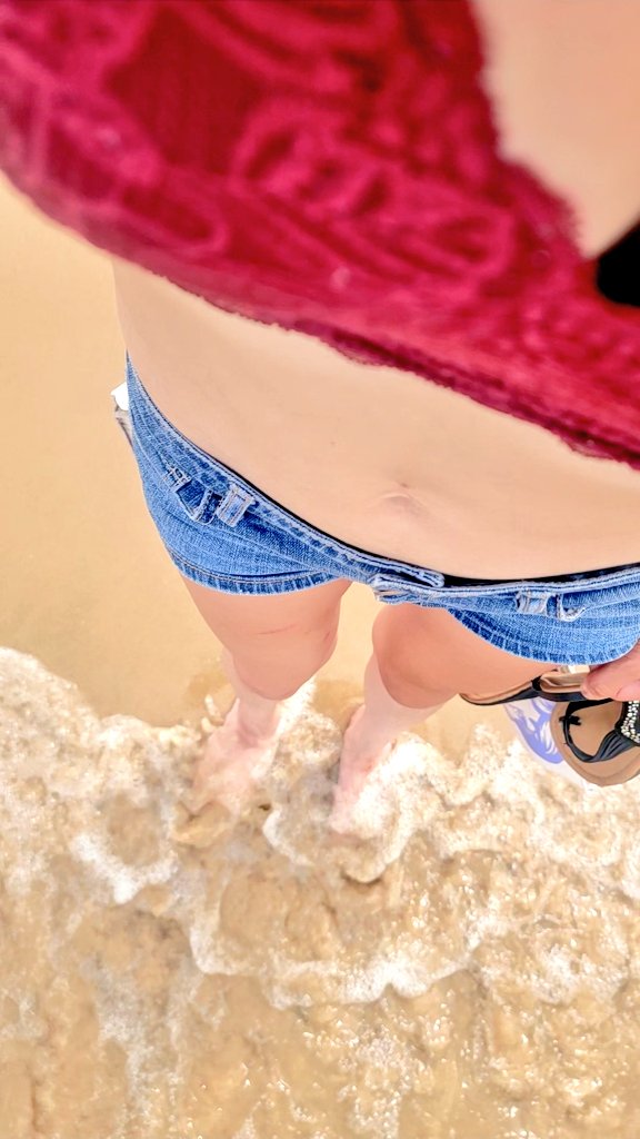 BlazinBruja420's tweet image. My zodiac sun ☀️ sign is water.
#pisces #zodiac #sunsign #water
#lake #beach #LakeMichigan
#Chicago #Chitown #city
#naturevibes #summer
#FridayMood
#Coping
♡