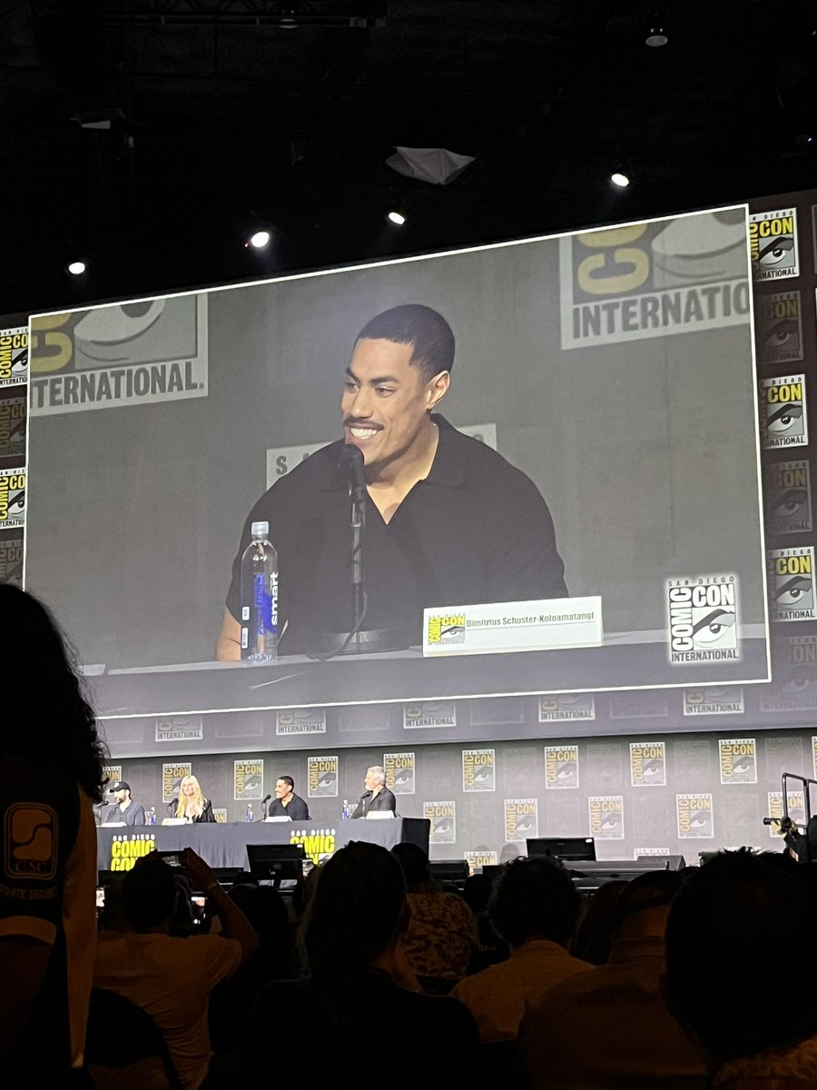 It is Demetrious’ first Comic-Con ever, he says the energy in the room is crazy. #SDCC #HallH #PredatorBadlands