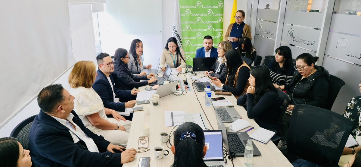 Marianiniecheve's tweet image. ATENCIÓN | En mesa de trabajo con representantes de la EPS Pijao Salud y autoridades de salud del Tolima, entre ellas, la secretaria de Salud dptal, Ingrid Katherin Rengifo, se acordó brindar acompañamiento permanente en la búsqueda de soluciones a las dificultades que ha venido…