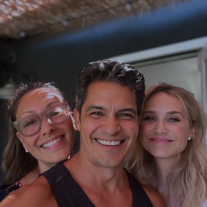 loveforcchang's tweet photo. omg you guys look who reunited!!!!
#TheGoodDoctor family 🥹 https://t.co/v90UZEkeiI