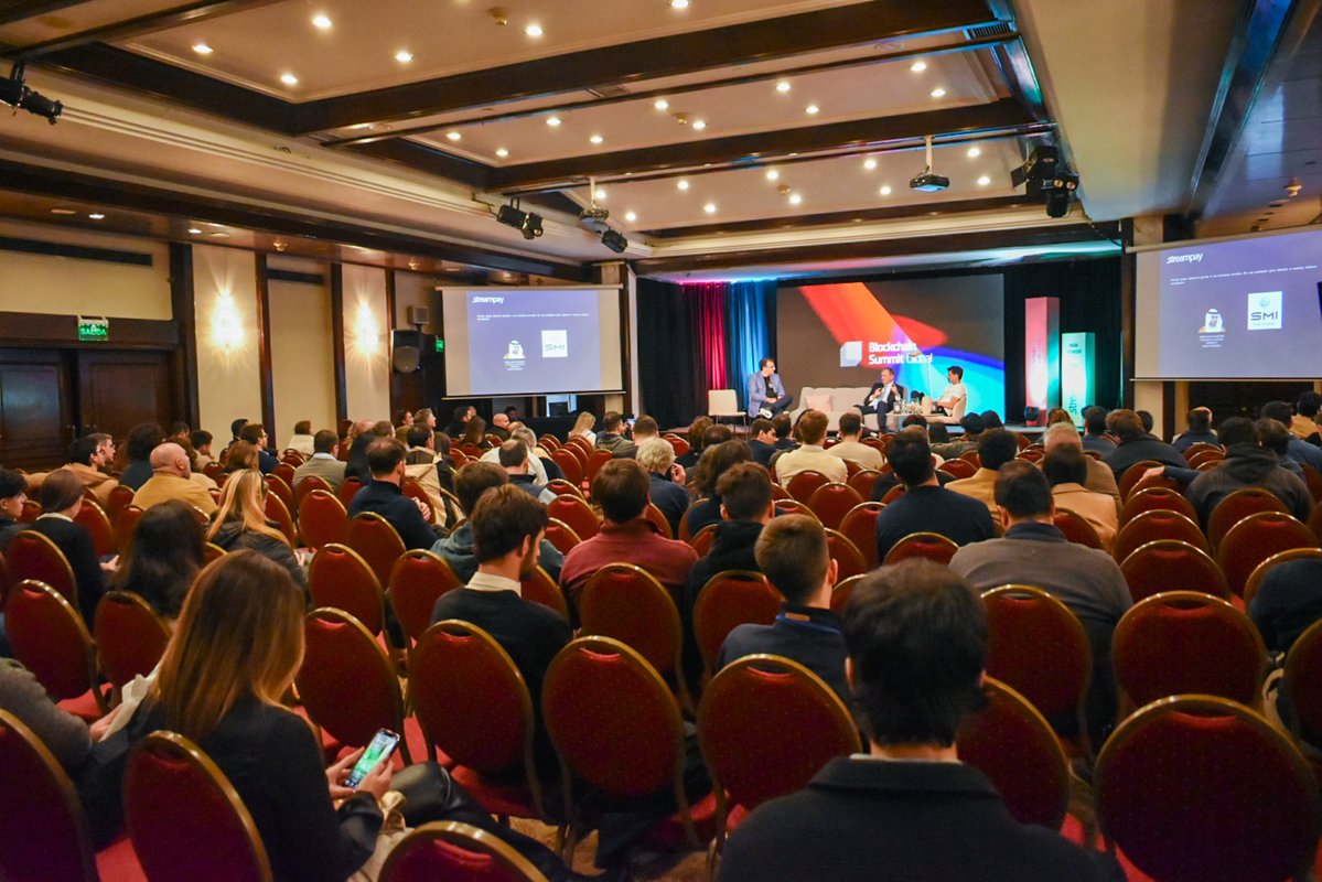TheBSGlobal's tweet image. 🎉 ¡Gracias por ser parte del #BlockchainSummitGlobal 2025!
Cerramos una jornada llena de ideas, inspiración y comunidad.
🙏 Gracias a speakers, sponsors, partners y a todo el equipo que lo hizo posible.
📸 Pronto subimos las fotos.
¿Tu charla favorita? 🚀