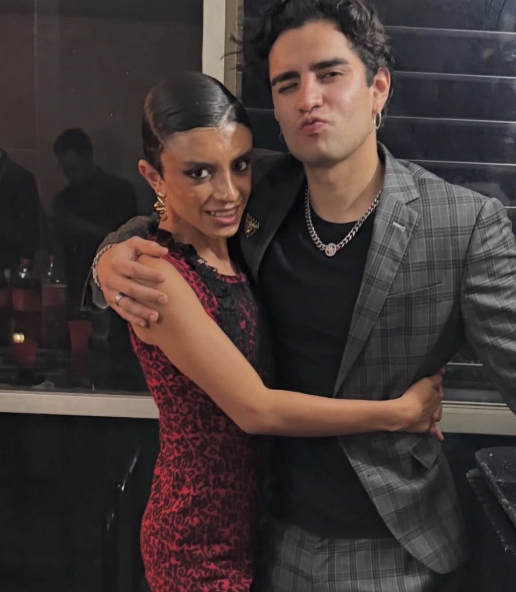 MercurialsMx's tweet image. Le diré a mis hijos que ellos eran Roberto Gómez bolaños & Florinda Meza 🥺 #LaCasaDeLosFamososMx