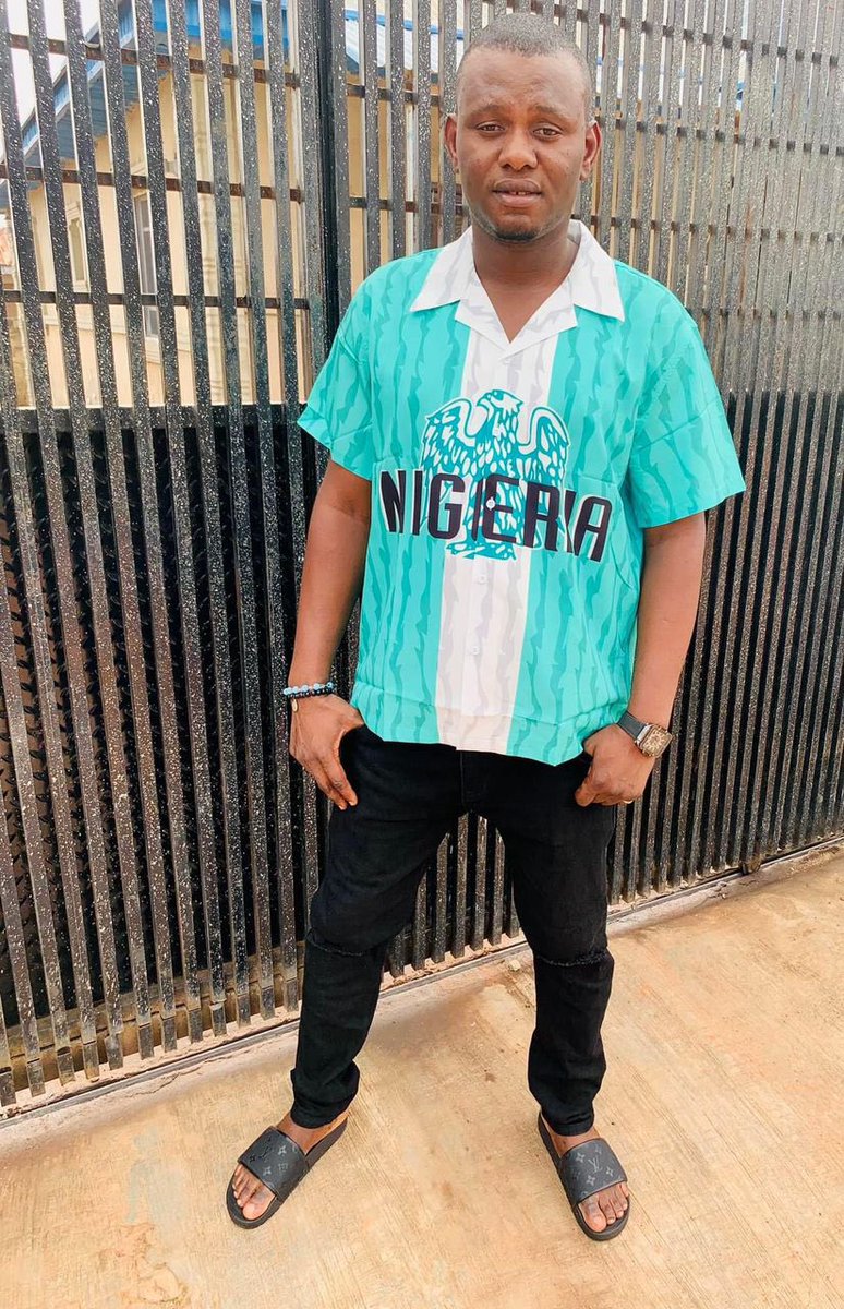 Astonvic busyFc 🐝 tweet media