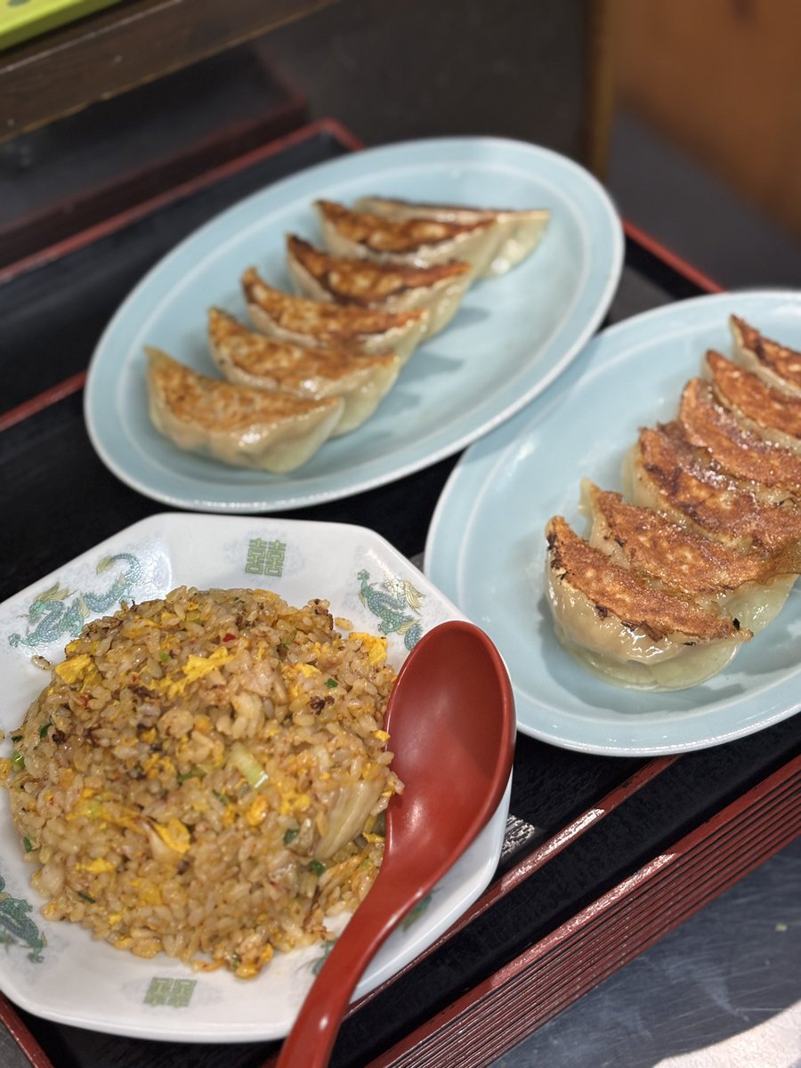 餃子🥟とキムチチャーハン😋
夏バテ防止😁
本日もよろしくお願い致します！
