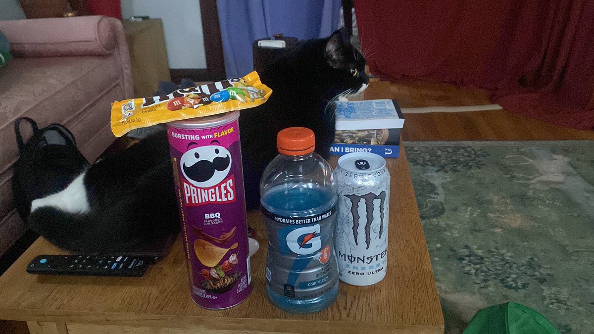 JimmyFromTheQ's tweet image. Anyone else subscribing to the #Smackdown wrestling tv show at 8 followed by Happy Gilmore the movie? Just me? How about this healthy dinner (cat not
Included)