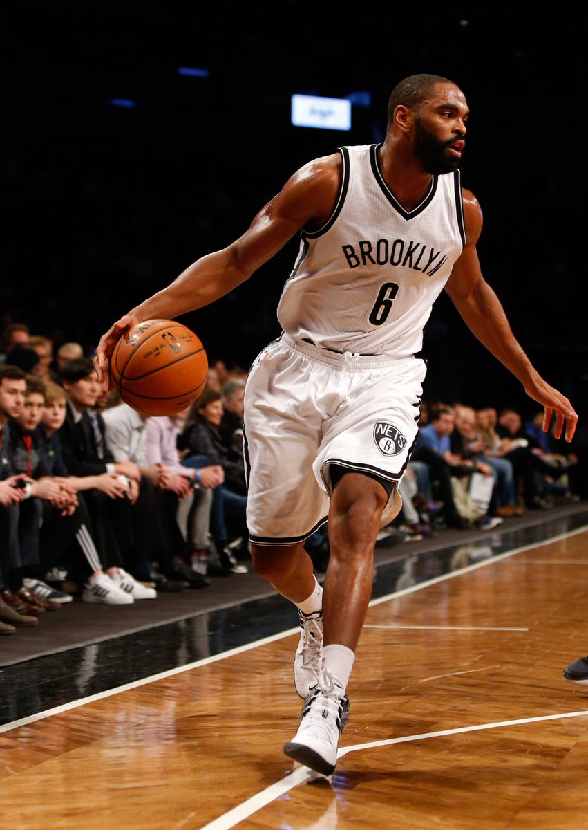 RandomNBAHoops's tweet image. RANDOM NBA PLAYER:
Alan Anderson, SG/SF (2007–15)

Charlotte Bobcats (2007–09)
Toronto Raptors (2009–10)
Brooklyn Nets (2011–13)
Washington Wizards (2013–14)
Los Angeles Clippers (2014–15)

Career Averages: 7.3 PPG, 2.2 RPG, 1.1 APG