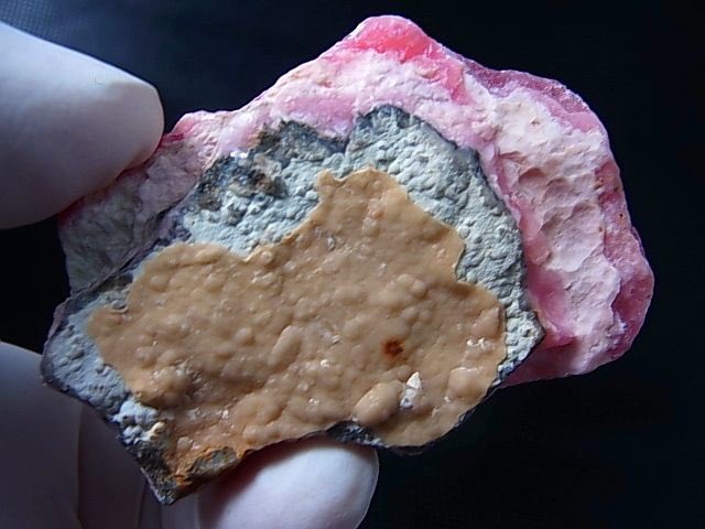 perfectstone_yh's tweet image. そう言えば手にしたのは初めてです❣️絶滅危惧種アルゼンチン🇦🇷産のロードクロサイト原石。この気が遠くなりそうなピンク色❣️