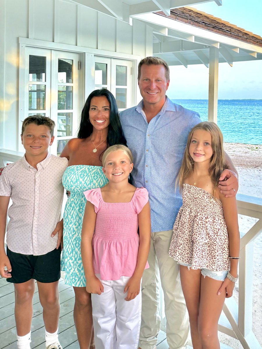 buildwsteveh's tweet photo. Family time is everything to me. There’s nothing more rewarding than watching my kids grow, laugh, and make memories together… especially in a place as special as Exuma. Grateful for moments like these.🏝️ https://t.co/7sJ9Un35m2