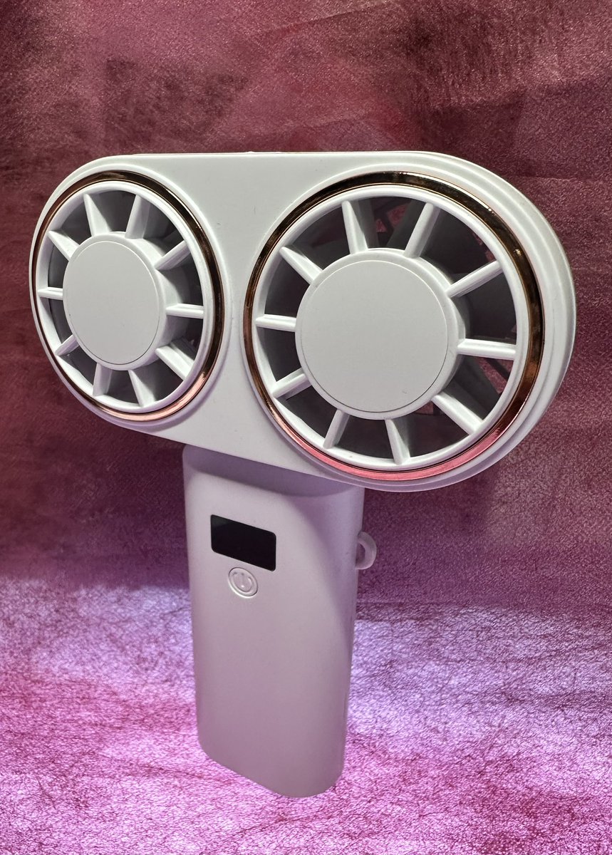 mt401218's tweet image. ギラギンド…
この手のモノなんて絶対に買わないのですが、一目見て「ギラギンドじゃんか⁉️」と、うすら錯覚し無駄遣いw
両サイドに扇風機のヒラヒラをつけたら、よりギラギンドになる?w
(ギラギンドとはスペクトルマンに出て来た怪獣です)