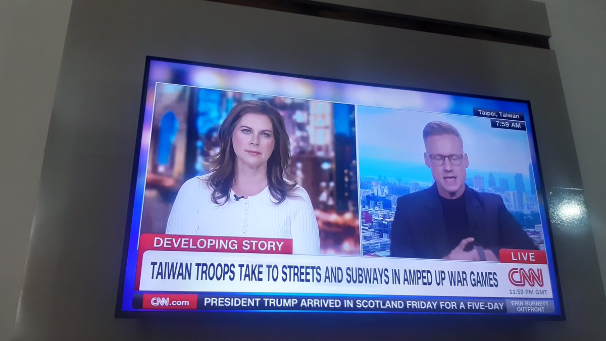 BeckPosidon's tweet image. #CNN 40 million followers #CNNOutFront #ErinBurnett