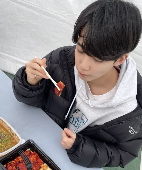 _haniiya's tweet image. 오십칠키로하니야 고봉밥으로다가 삼시세끼 꼬박꼬박 잘 챙겨먹어....