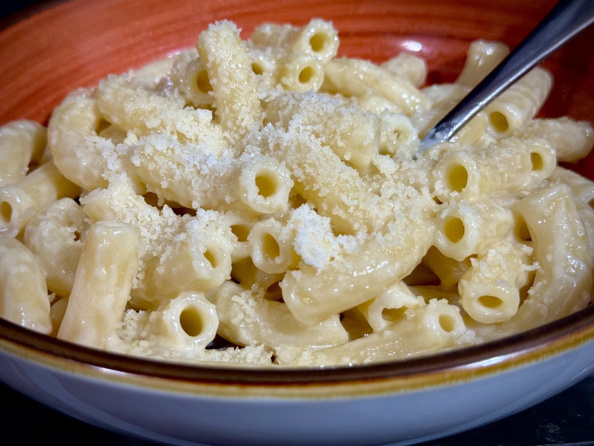 JasonWilliamsNY's tweet image. Maccheroni burro e parmigiano.