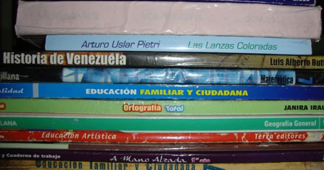 ChiguireBipolar's tweet image. Muerte de abuelo sin terrenos deja a familia peleando por herencia de 3 libros de bachillerato ow.ly/x3fO50WuRGV