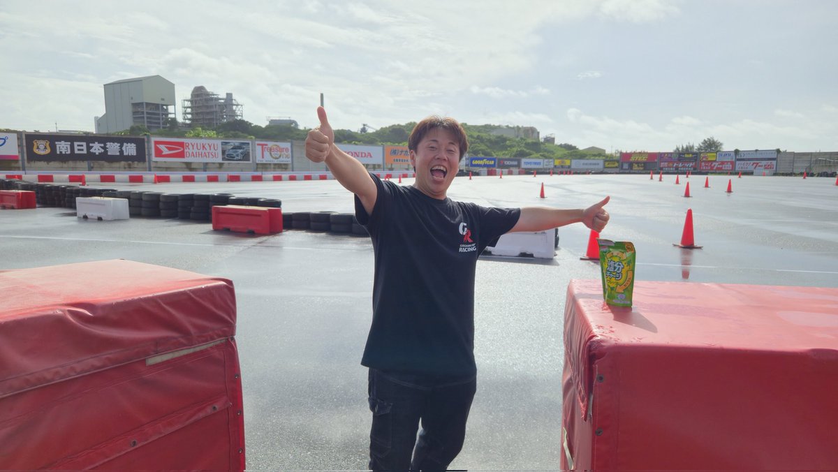 garage_aoki's tweet image. 今日はマルチフィールド沖縄
関東とは湿度が違うから溶けそう(笑)

沖縄の皆様、遊びに来てね✨