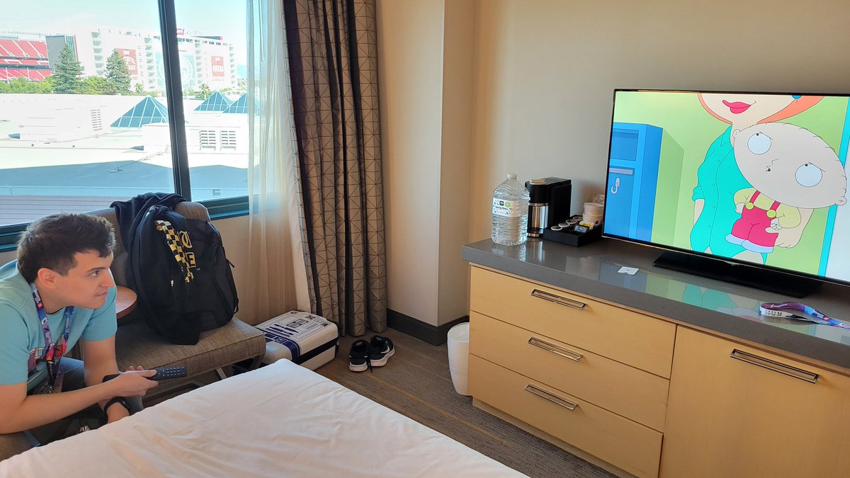 e3yugioh's tweet image. Shhh He&apos;s watching his favorite show