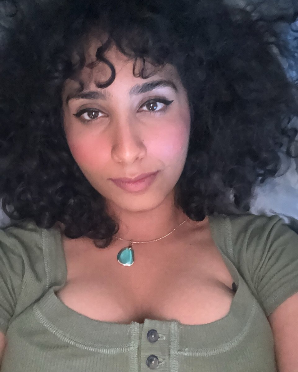 CurlyWurdy's tweet image. Leaving to visit family for a few days! It's my dad's birthday and l'm gonna surprise him lol he doesn't know I'm flying out 馃槅馃帀
So no streams for a few days,
back Wednesday 馃憣