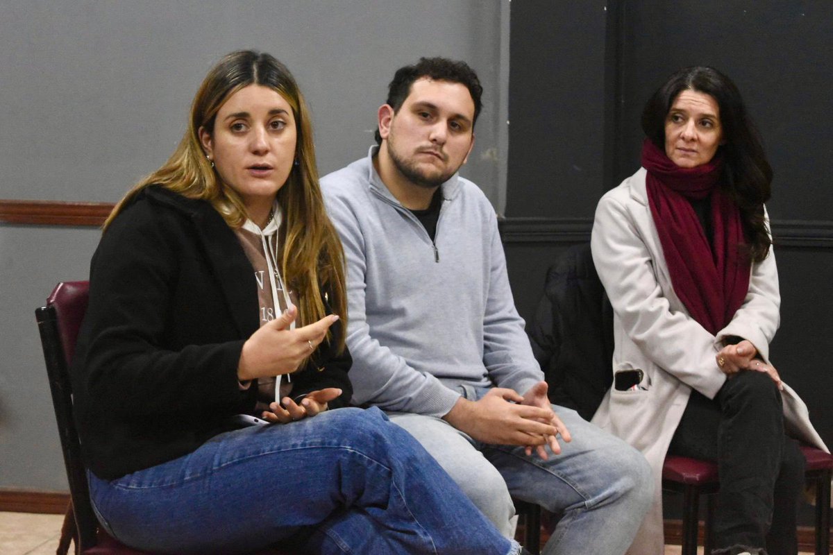 marianopenas1's tweet image. Las necesidades reales están en cada vecino y en cada barrio.

El cambio verdadero empieza escuchando de verdad y actuando con compromiso.

#SomosBuenosAires