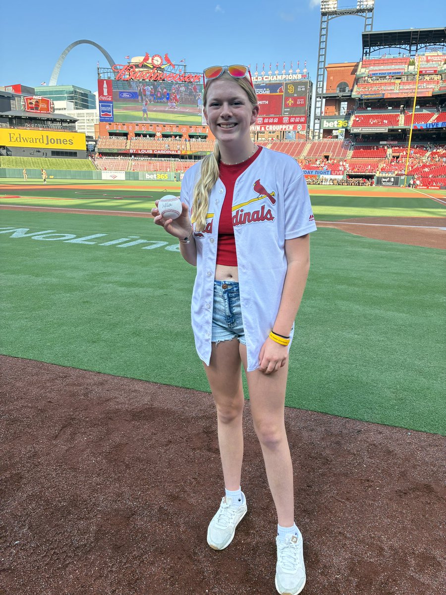 RodKRCG13's tweet image. Osage County Night at Busch. Cardinals hosting the Padres. Braelyn Backes -Fatima HS (St. Joseph, Westphalia), Adalyn Brandt - Linn HS (St. George) got to throw out the first pitches as part of the Cardinals/Vitae Foundation essay program. @OsageR2Schools @DistrictFatima