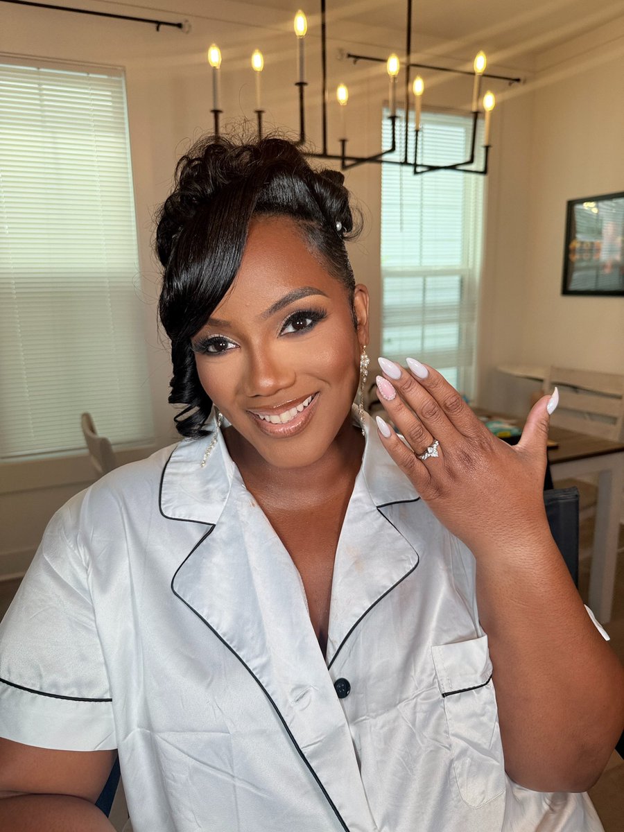 jarievee's tweet image. Such A Gorgeous Bride 💍| St. Louis ✈️ Pensacola
If you or someone you know is tying the knot, I would love to be apart of their special day to make it extra glam! ✨
Florida Based/Travel Makeup Artist
sixthsensemakeup.as.me