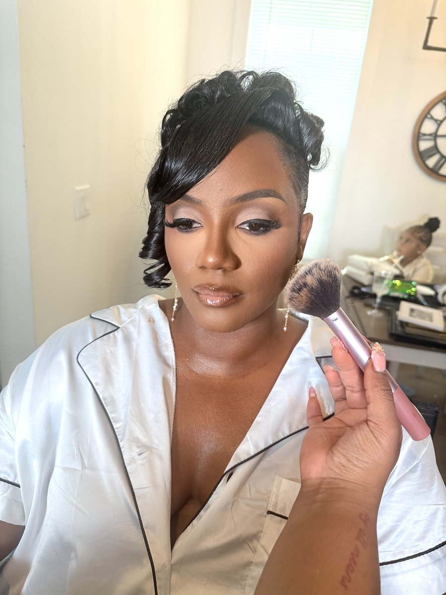 jarievee's tweet image. Such A Gorgeous Bride 💍| St. Louis ✈️ Pensacola
If you or someone you know is tying the knot, I would love to be apart of their special day to make it extra glam! ✨
Florida Based/Travel Makeup Artist
sixthsensemakeup.as.me