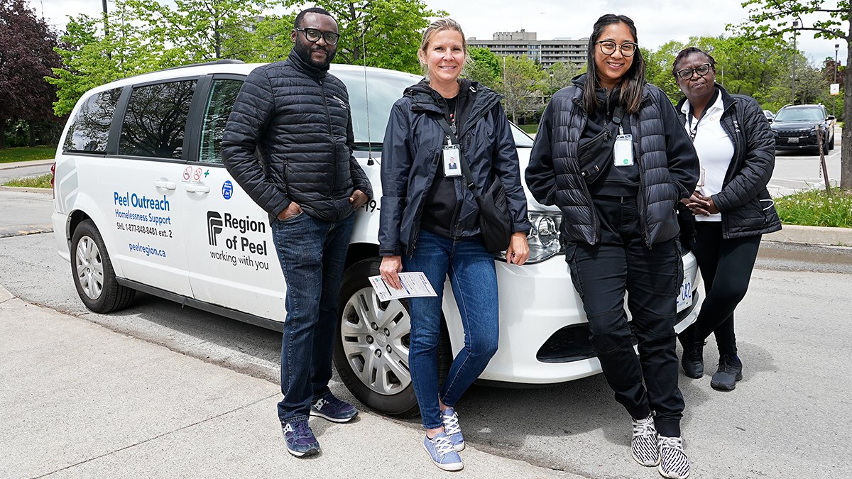 regionofpeel's tweet photo. Do you need a place to shelter or know someone who does? Help is available 24/7. We will come to meet you where you are. 

For a full list of our services, call our Street Helpline 1-877-848-8481 or visit our website: https://t.co/s3zbj8571h https://t.co/z1PZnvB6gb