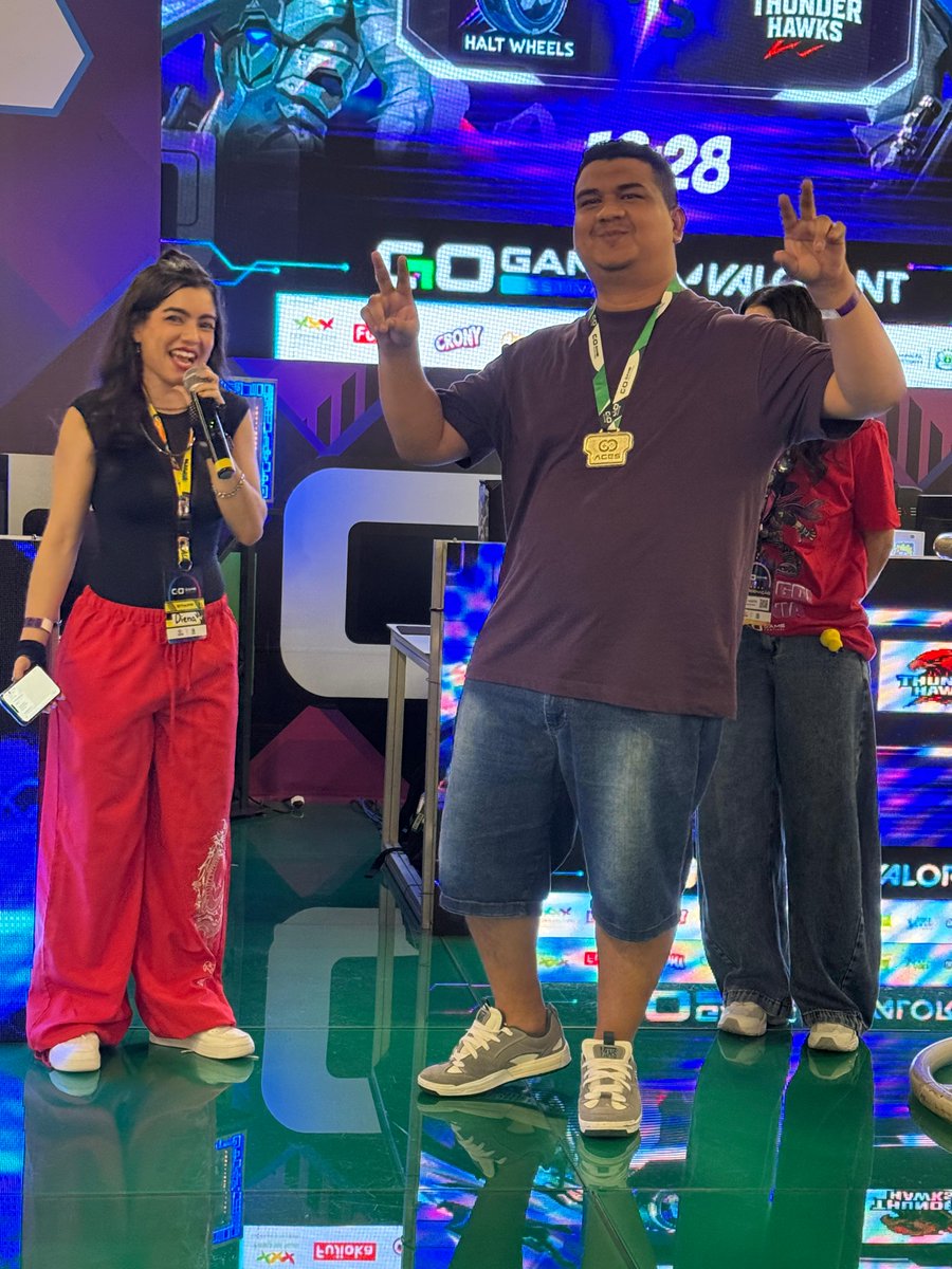 MarceloSetsuna's tweet image. Semana passada tivemos a GoGames Festival em Goiânia, fiquei em segundo, perdi na GF e GFR pro @PhantomTeamFGC @mano_knela, o cara é brabo e é um amigo querido que a FGC me deu, um gigante gentil. PS: O mito Junio Júnior ficou em terceiro. Muito bom estar com os amigos.