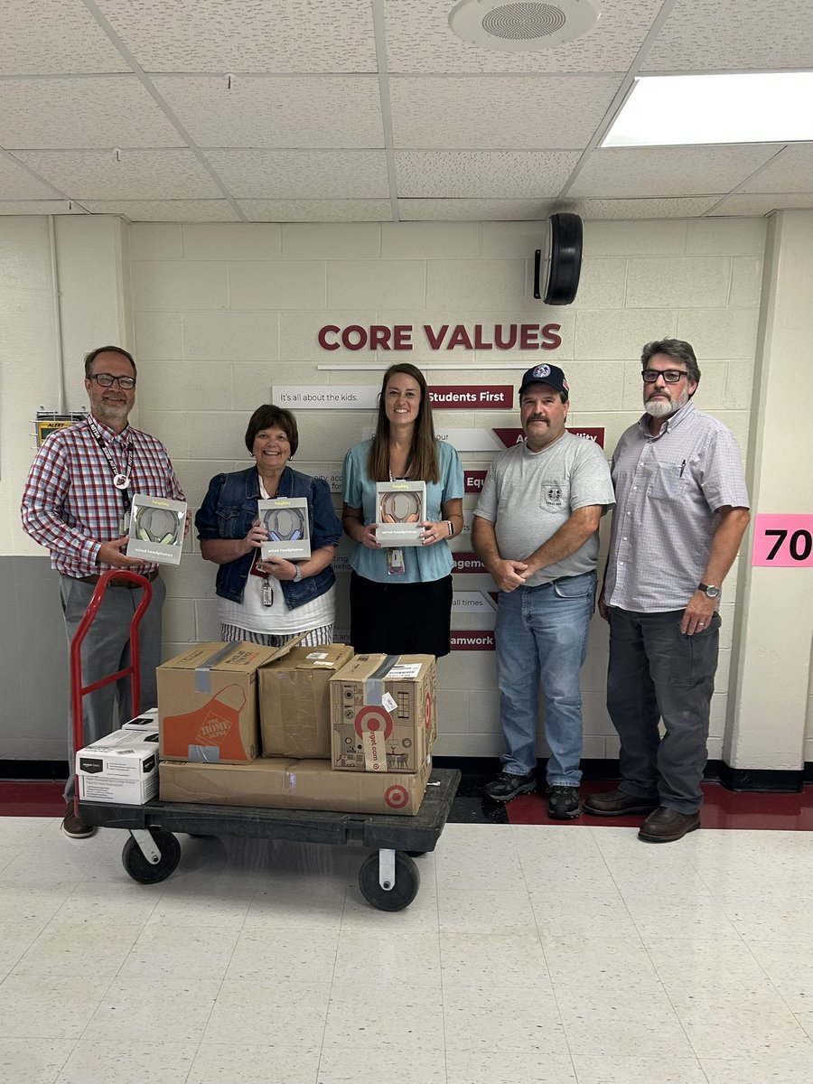 Willow Brook Elementary School (@wbesbears) on Twitter photo Thank you to our community partners, Local 480, for the generous donation of headphones for our students! We appreciate your partnership to put #StudentsFirst <a href="/ORSchools/">Oak Ridge Schools</a> #TheStandardistheStandard #EveryStudentEveryday Thank you to our community partners, Local 480, for the generous donation of headphones for our students! We appreciate your partnership to put #StudentsFirst <a href="/ORSchools/">Oak Ridge Schools</a> #TheStandardistheStandard #EveryStudentEveryday