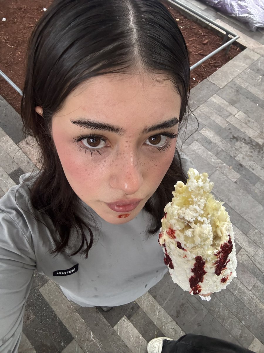 Dannespinoo's tweet image. se me antojó un elote