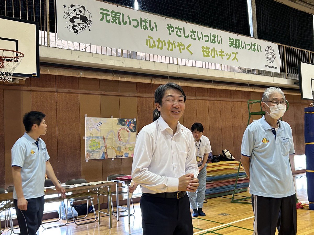 FurukawaNaoki's tweet image. 笹野台のバレーボール大会で、始球式のサーブを担当しました!
ネットギリギリ上を通過しました😅