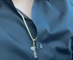 fxrgxnn's tweet image. emocionarte x el stream de quackity:❌
emocionarte x ver su cadenita otra vez:✔️