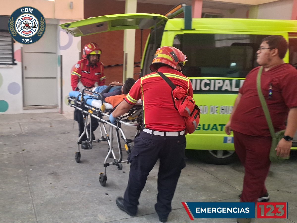 Bomberos Municipales (@bomberosmuni) on Twitter photo #IncidenteArmado Boulevard San Rafael y 12 avenida zona 18, Ciudad
Un menor de edad resulta herido por proyectiles de armas de fuego y es trasladado por <a href="/bomberosmuni/">Bomberos Municipales</a> a la pediatría <a href="/HospigenGT/">Hospital General</a> #IncidenteArmado Boulevard San Rafael y 12 avenida zona 18, Ciudad
Un menor de edad resulta herido por proyectiles de armas de fuego y es trasladado por <a href="/bomberosmuni/">Bomberos Municipales</a> a la pediatría <a href="/HospigenGT/">Hospital General</a>