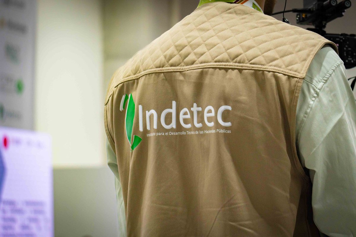 Delarosa4t's tweet photo. 🏛️ En Zapopan, acompañamos al dip. Alfonso Ramírez Cuéllar en la inauguración del nuevo edificio del INDETEC, en el marco de la CCCLXIV Reunión de Funcionarios Fiscales.

¡Por finanzas públicas más justas y eficientes! 🇲🇽 https://t.co/meMKAP2UqG